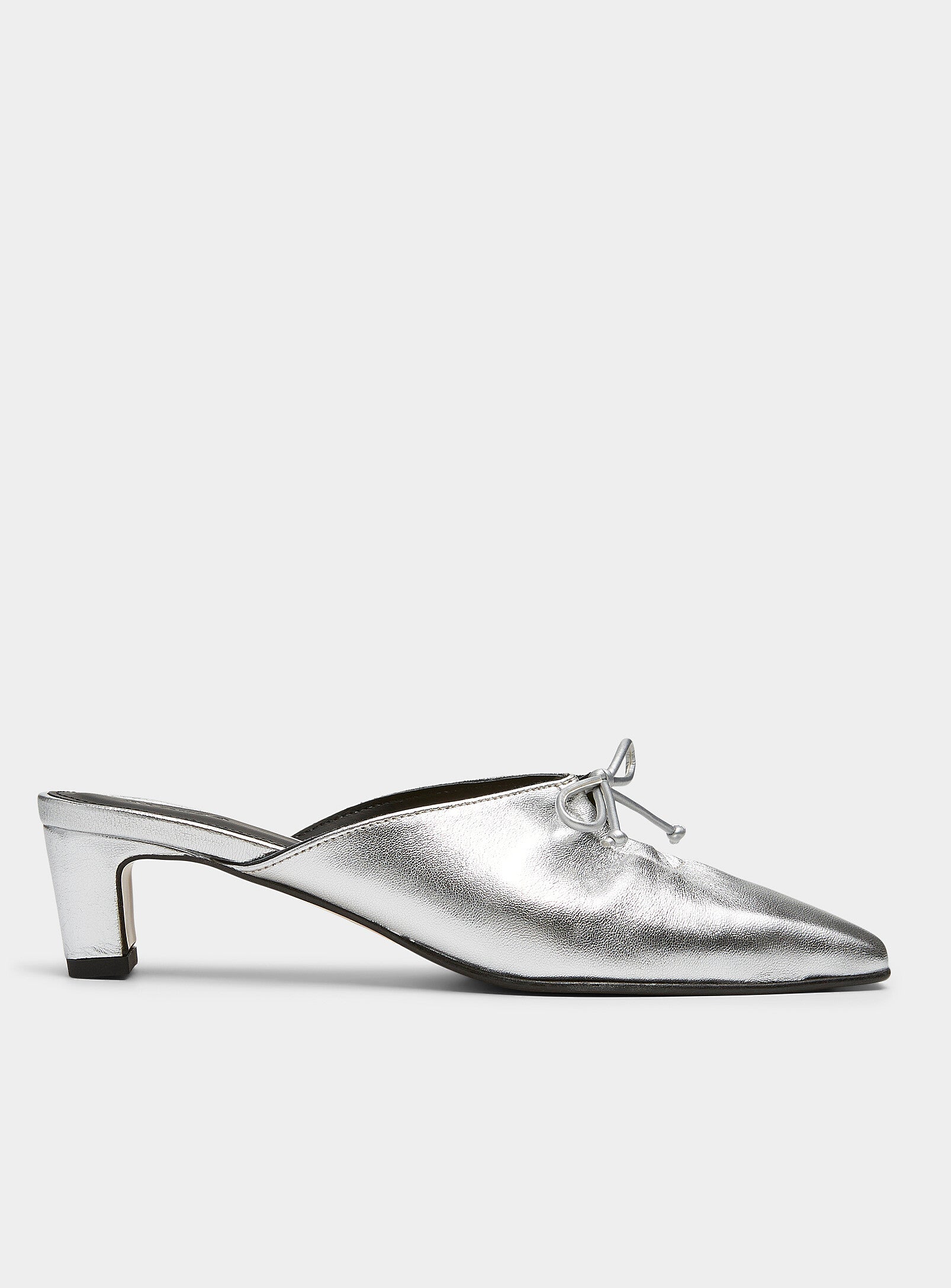 Amar Leather Pumps