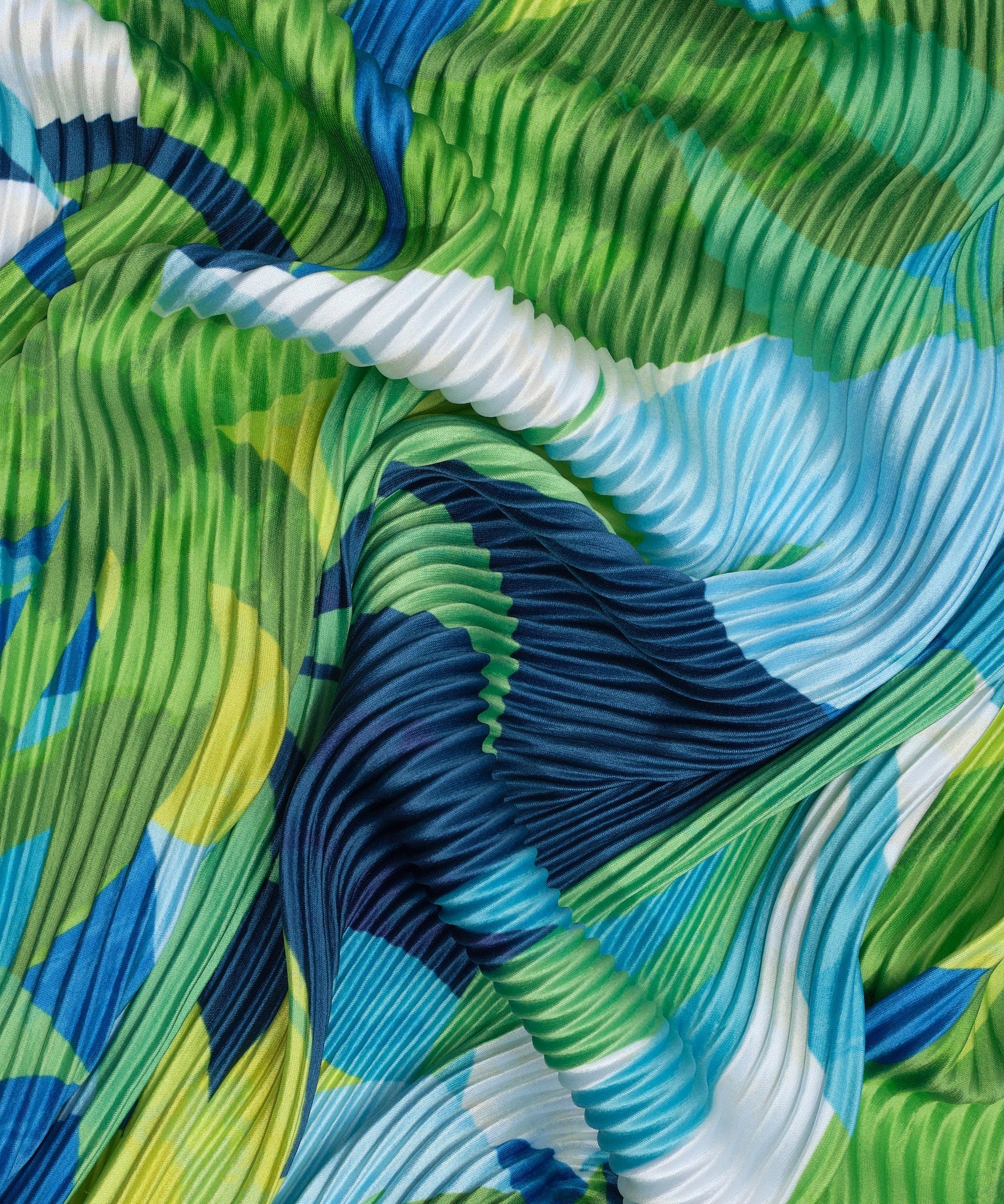 Paper Palms Pleated Diamond