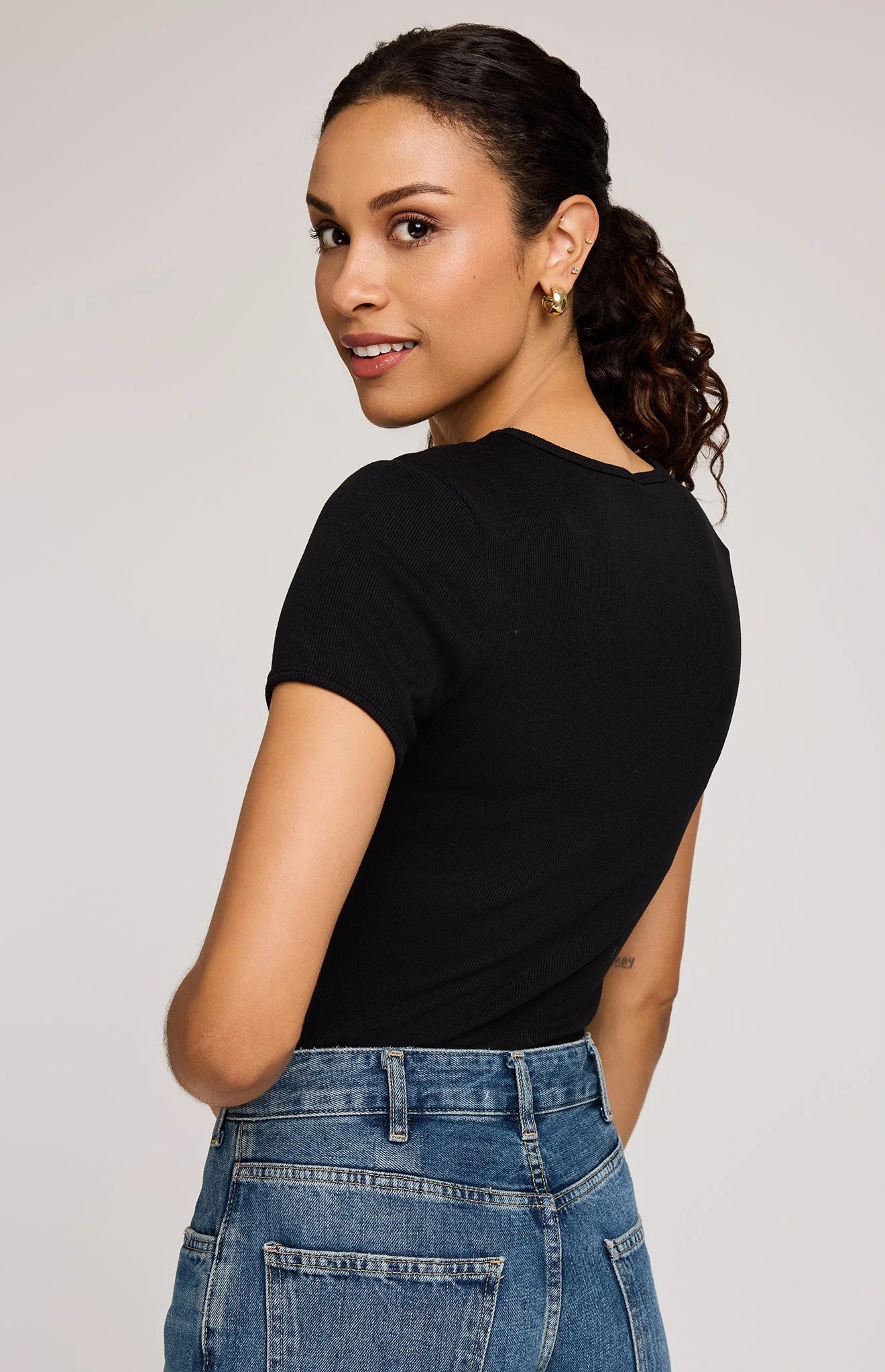 Shania Tee