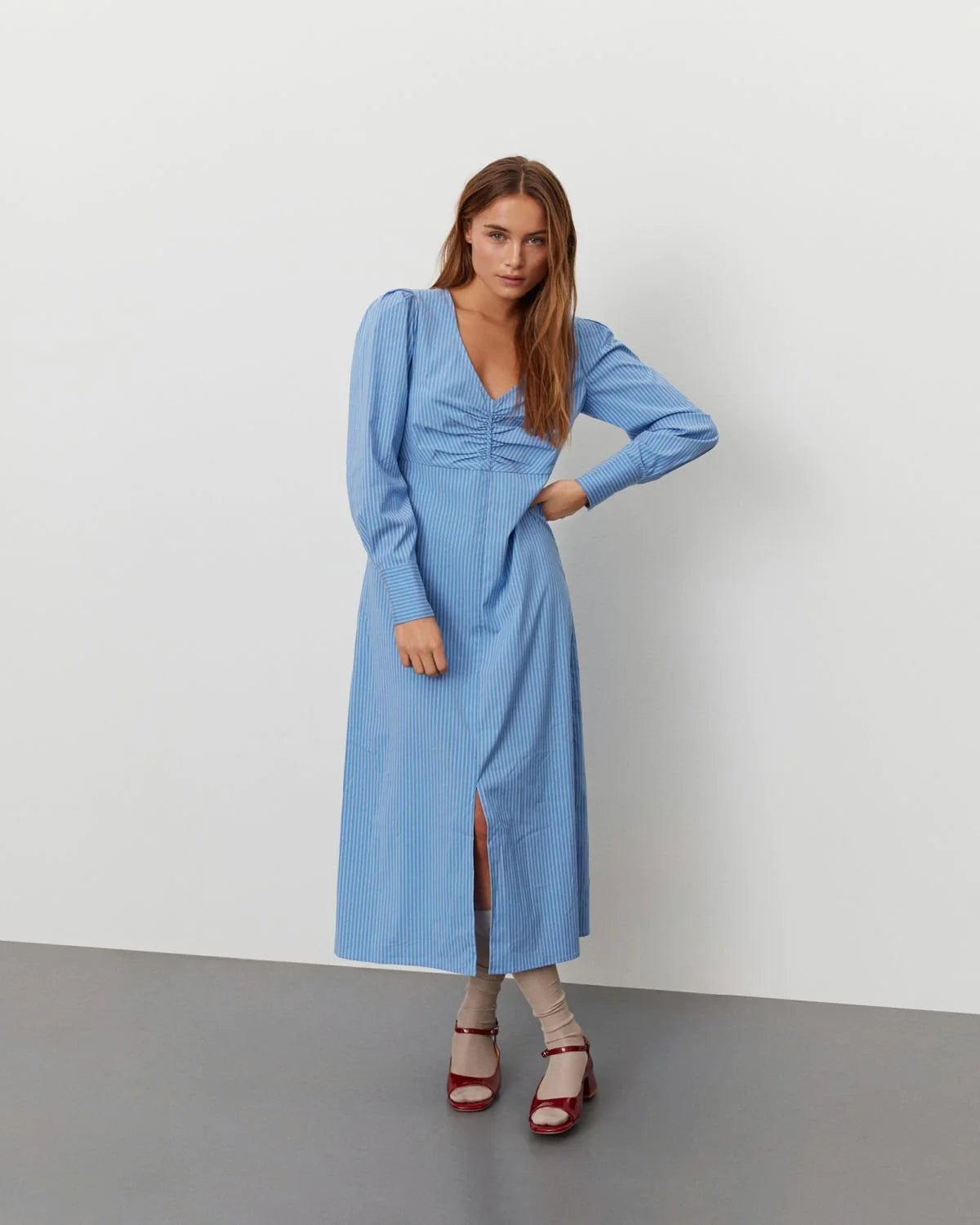 V Neck Scrunched Midi Shirt Dress