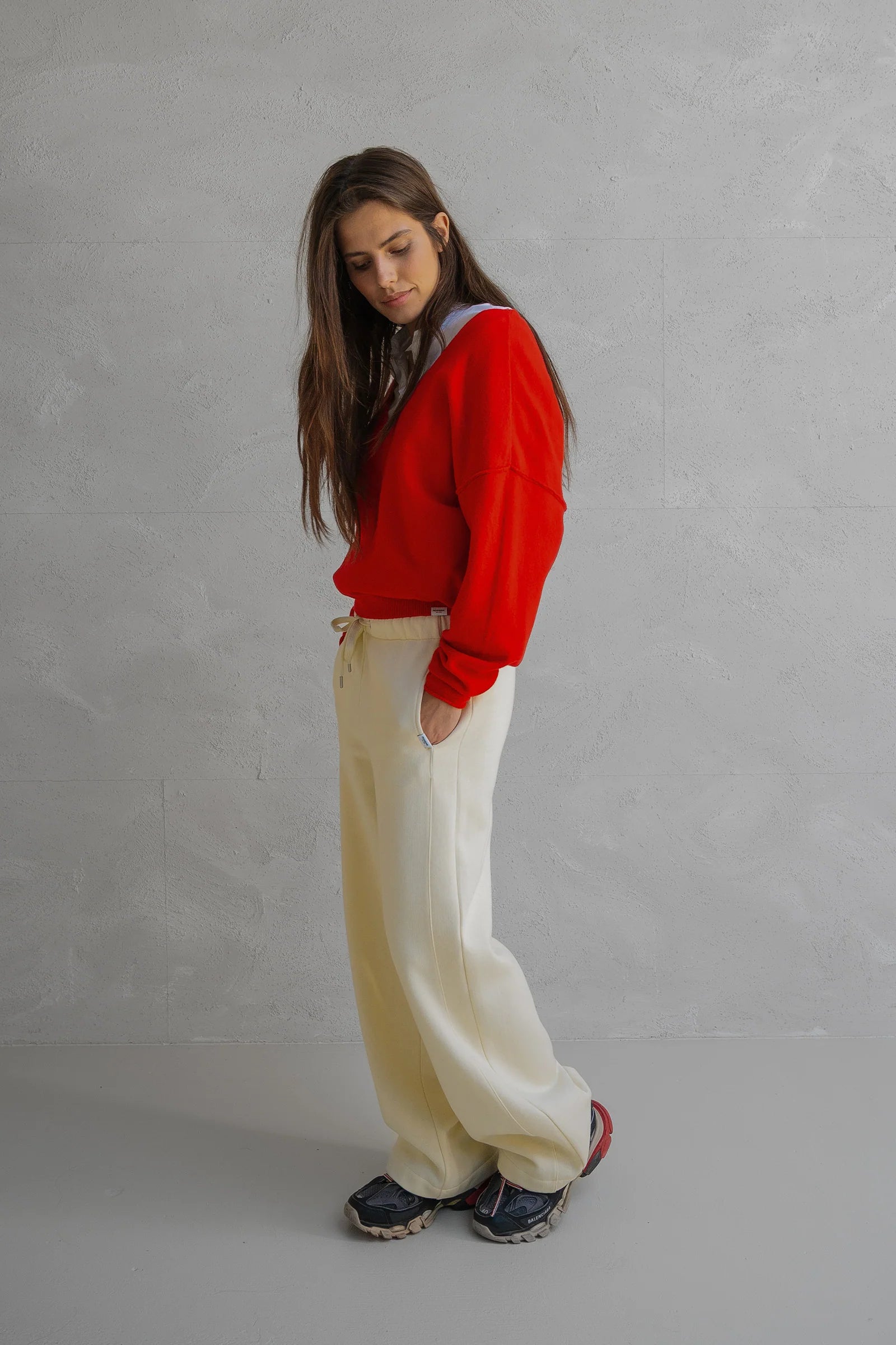 Cropped V-Neck Jumper