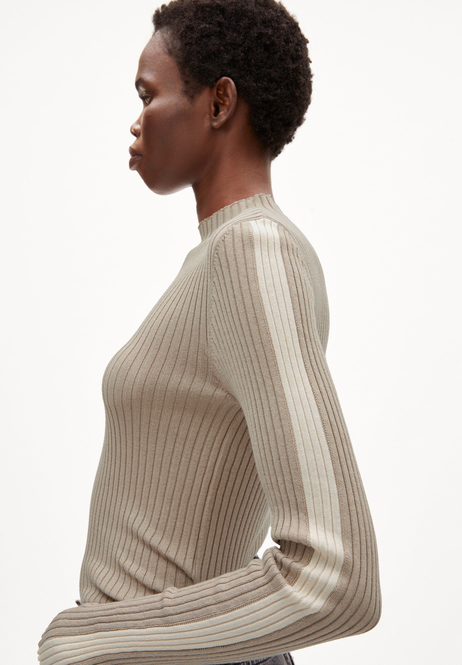 Alaania Knit Pullover