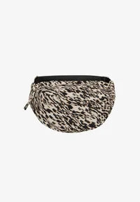 Adria Bumbag