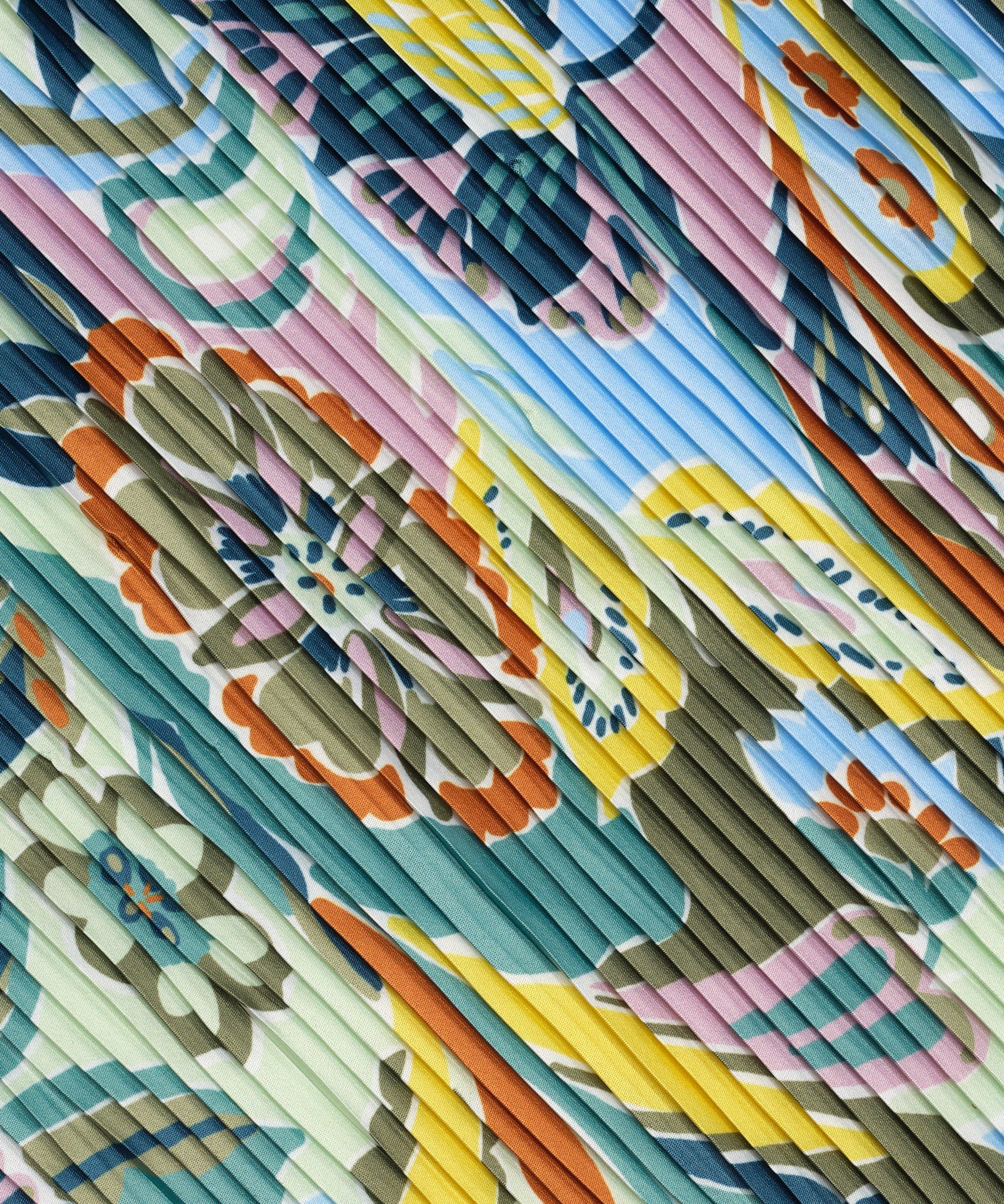 Crazy Paisley Pleated Diamond