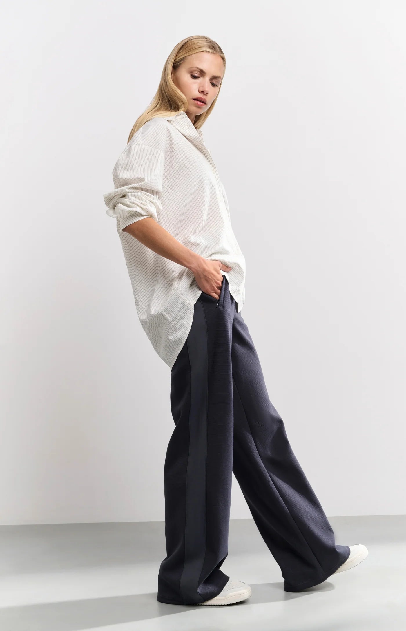 Wide Leg Trouser