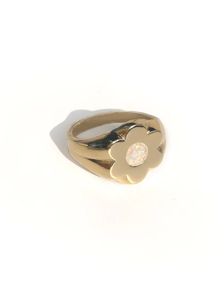 Opal Daisy Signet